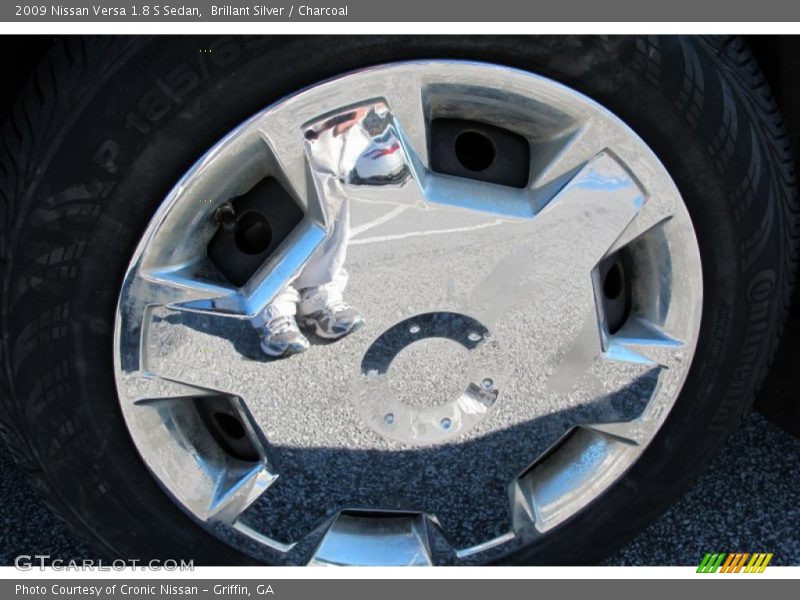 Brillant Silver / Charcoal 2009 Nissan Versa 1.8 S Sedan