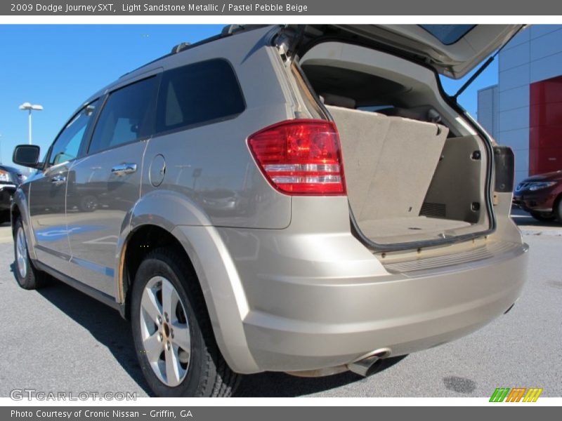 Light Sandstone Metallic / Pastel Pebble Beige 2009 Dodge Journey SXT