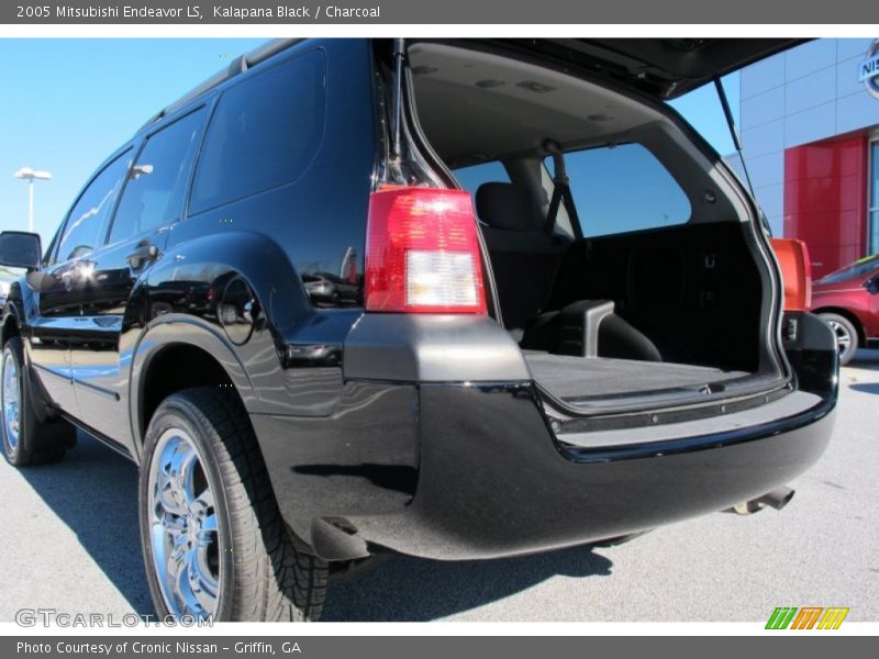 Kalapana Black / Charcoal 2005 Mitsubishi Endeavor LS