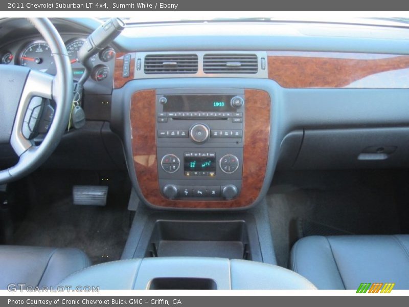 Summit White / Ebony 2011 Chevrolet Suburban LT 4x4