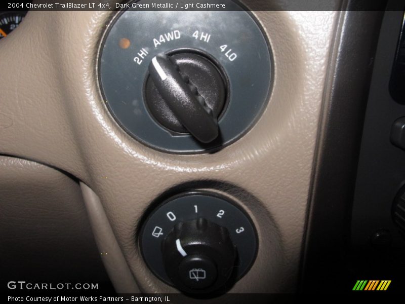 Dark Green Metallic / Light Cashmere 2004 Chevrolet TrailBlazer LT 4x4