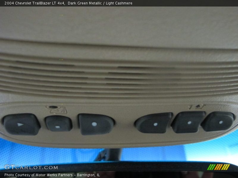 Dark Green Metallic / Light Cashmere 2004 Chevrolet TrailBlazer LT 4x4