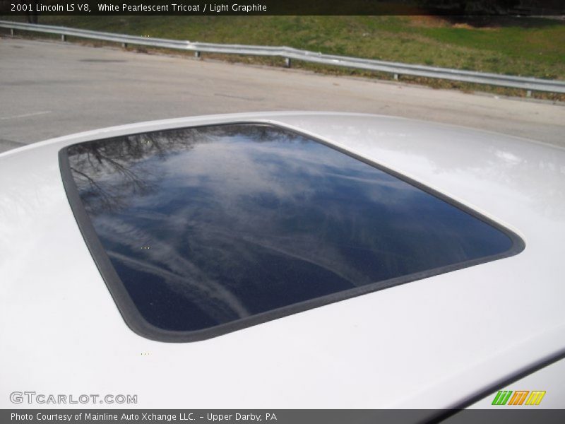 White Pearlescent Tricoat / Light Graphite 2001 Lincoln LS V8