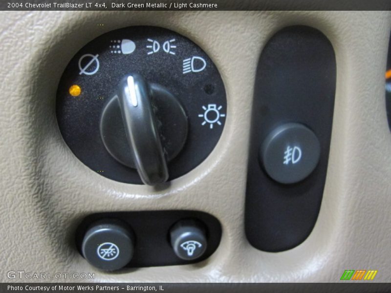 Dark Green Metallic / Light Cashmere 2004 Chevrolet TrailBlazer LT 4x4