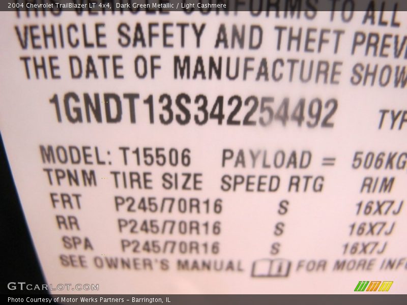 Dark Green Metallic / Light Cashmere 2004 Chevrolet TrailBlazer LT 4x4