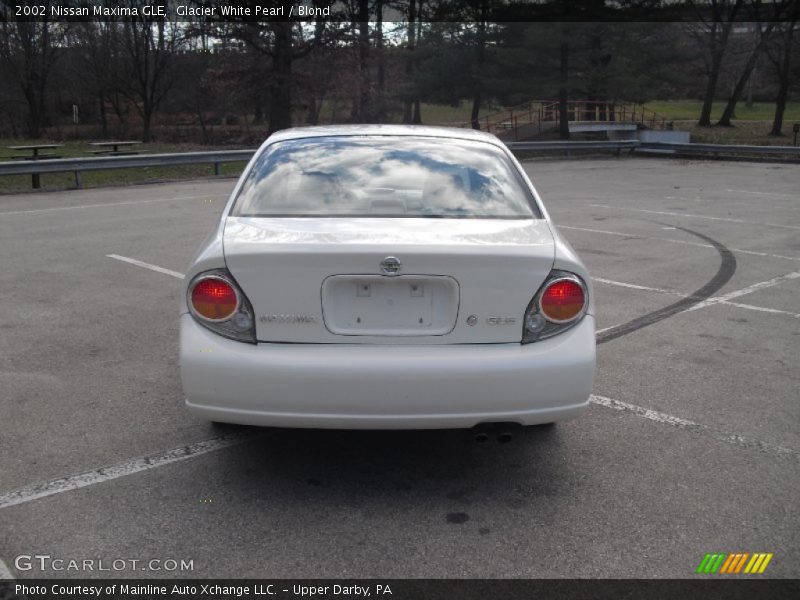 Glacier White Pearl / Blond 2002 Nissan Maxima GLE