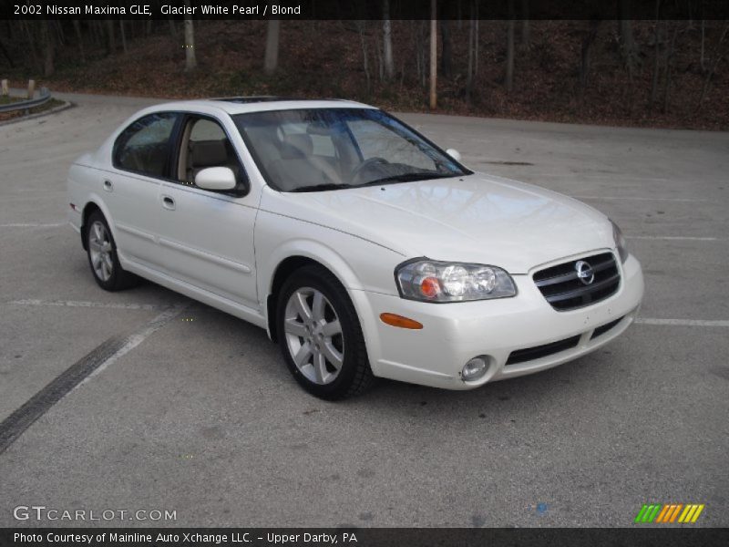 Front 3/4 View of 2002 Maxima GLE