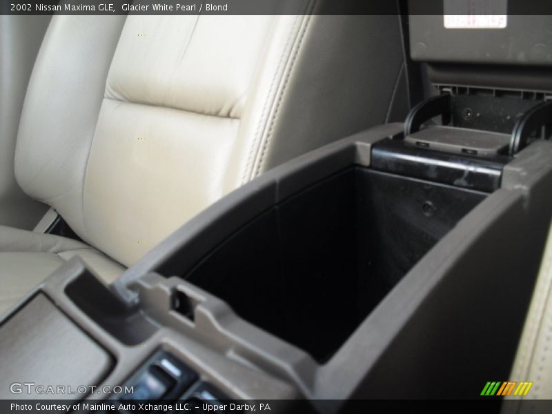 Glacier White Pearl / Blond 2002 Nissan Maxima GLE