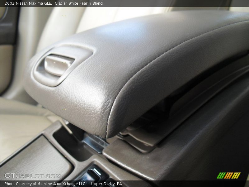 Glacier White Pearl / Blond 2002 Nissan Maxima GLE