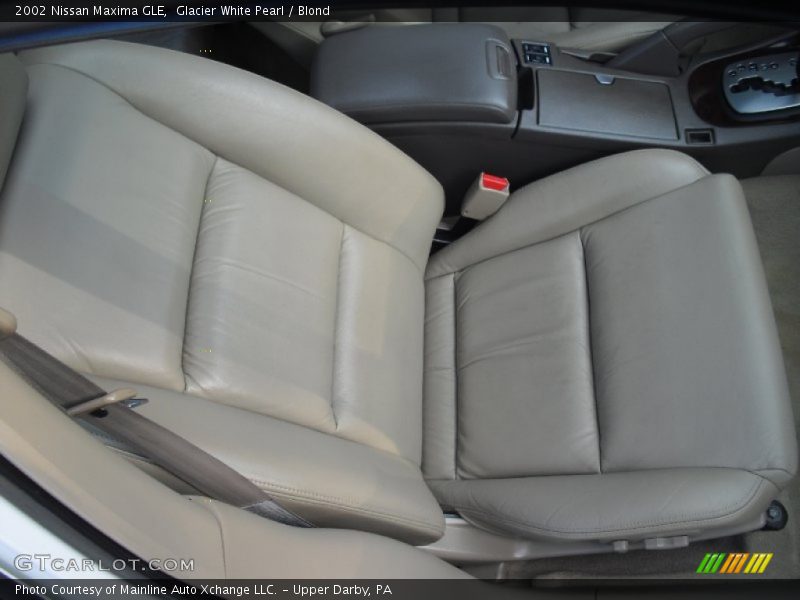 Glacier White Pearl / Blond 2002 Nissan Maxima GLE