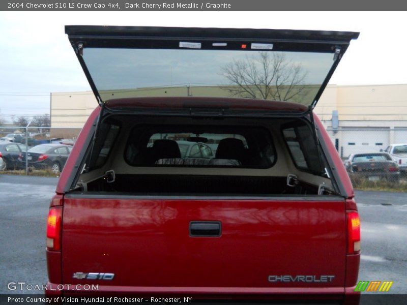 Dark Cherry Red Metallic / Graphite 2004 Chevrolet S10 LS Crew Cab 4x4