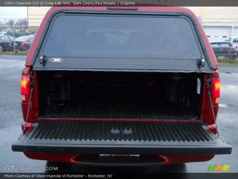 Dark Cherry Red Metallic / Graphite 2004 Chevrolet S10 LS Crew Cab 4x4