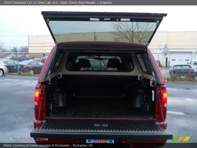Dark Cherry Red Metallic / Graphite 2004 Chevrolet S10 LS Crew Cab 4x4