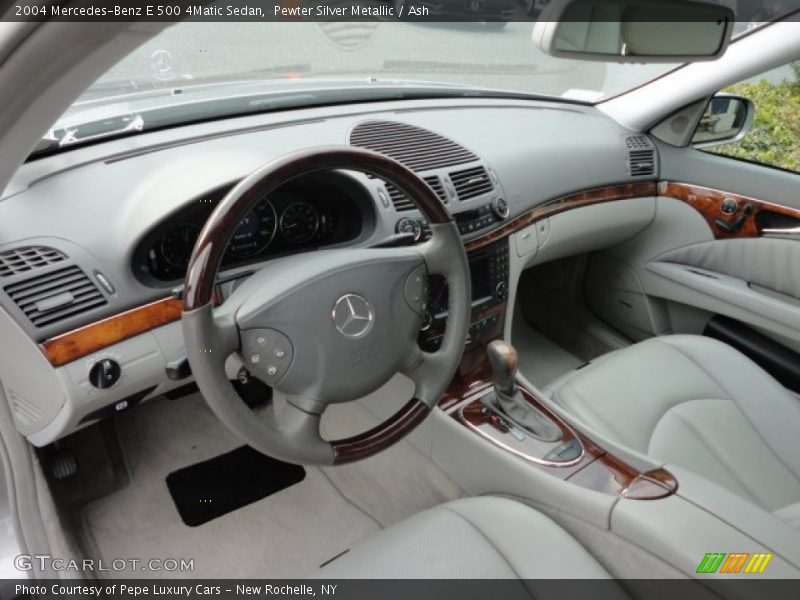 Dashboard of 2004 E 500 4Matic Sedan