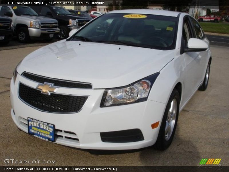 Summit White / Medium Titanium 2011 Chevrolet Cruze LT