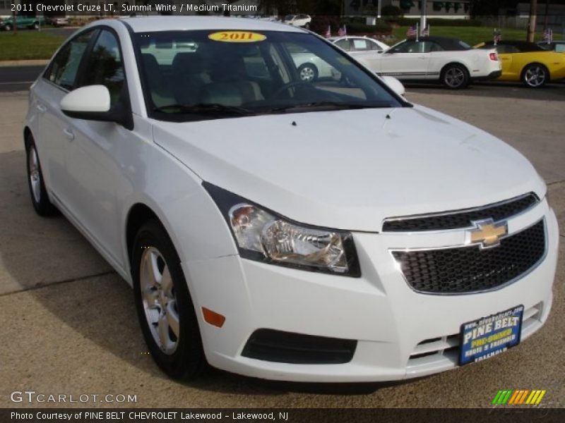 Summit White / Medium Titanium 2011 Chevrolet Cruze LT