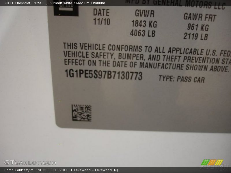 Summit White / Medium Titanium 2011 Chevrolet Cruze LT