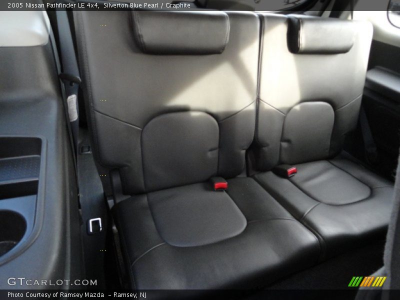 Silverton Blue Pearl / Graphite 2005 Nissan Pathfinder LE 4x4