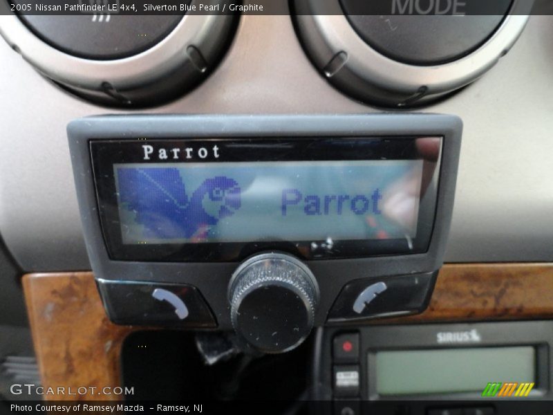 Silverton Blue Pearl / Graphite 2005 Nissan Pathfinder LE 4x4