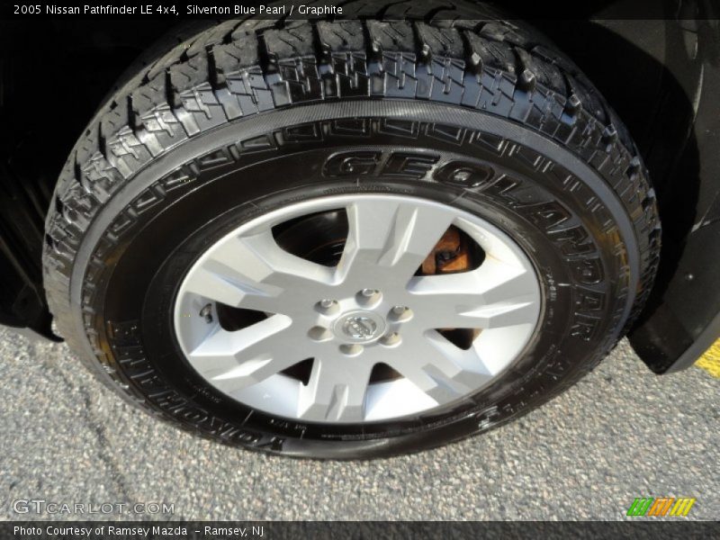 Silverton Blue Pearl / Graphite 2005 Nissan Pathfinder LE 4x4