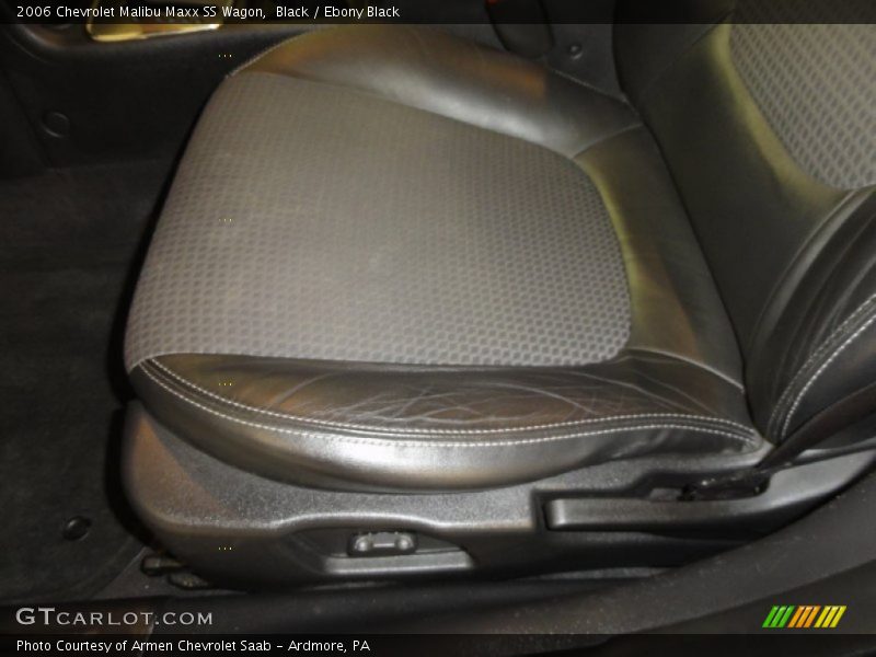  2006 Malibu Maxx SS Wagon Ebony Black Interior