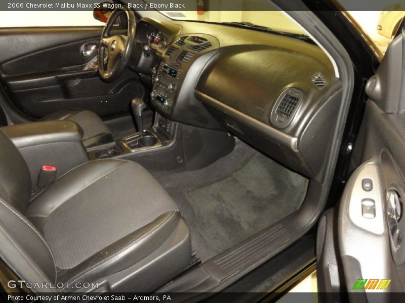 Dashboard of 2006 Malibu Maxx SS Wagon