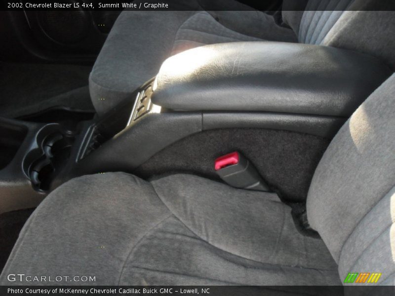 Summit White / Graphite 2002 Chevrolet Blazer LS 4x4
