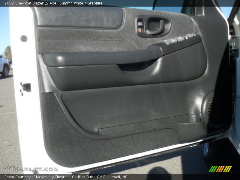 Summit White / Graphite 2002 Chevrolet Blazer LS 4x4