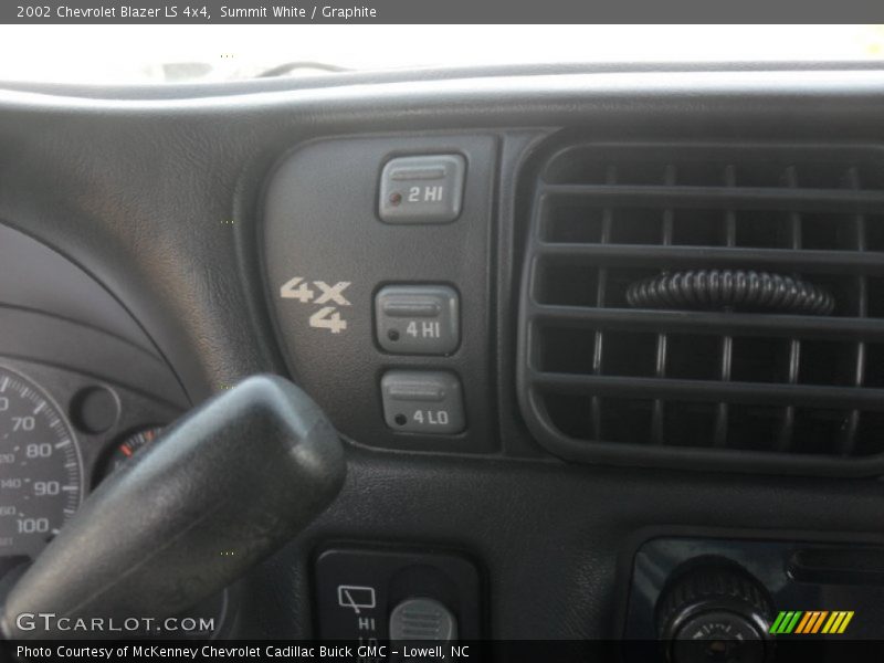 Summit White / Graphite 2002 Chevrolet Blazer LS 4x4