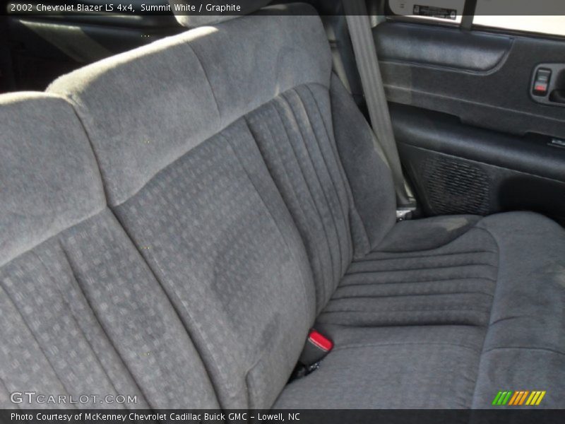 Summit White / Graphite 2002 Chevrolet Blazer LS 4x4