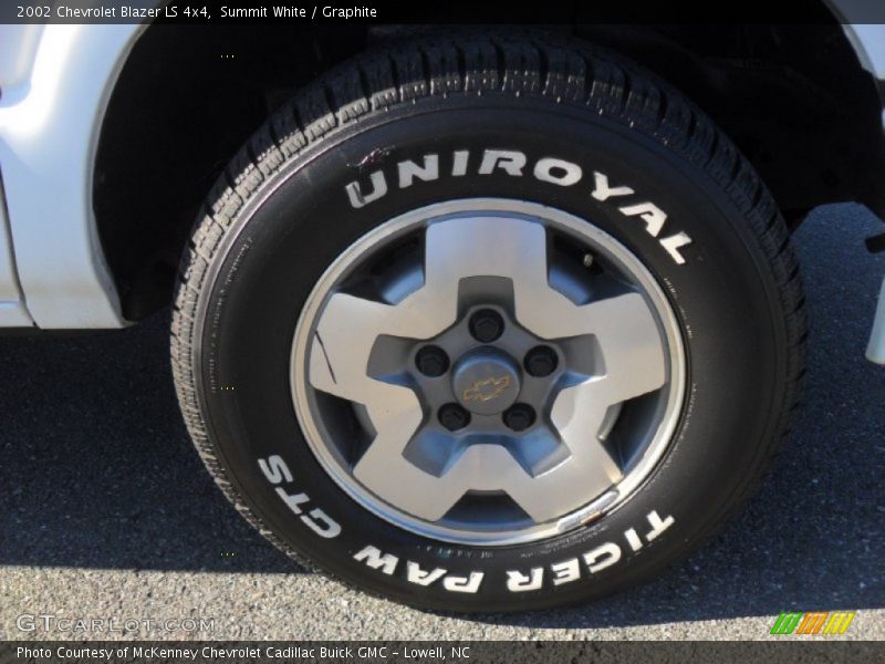 Summit White / Graphite 2002 Chevrolet Blazer LS 4x4