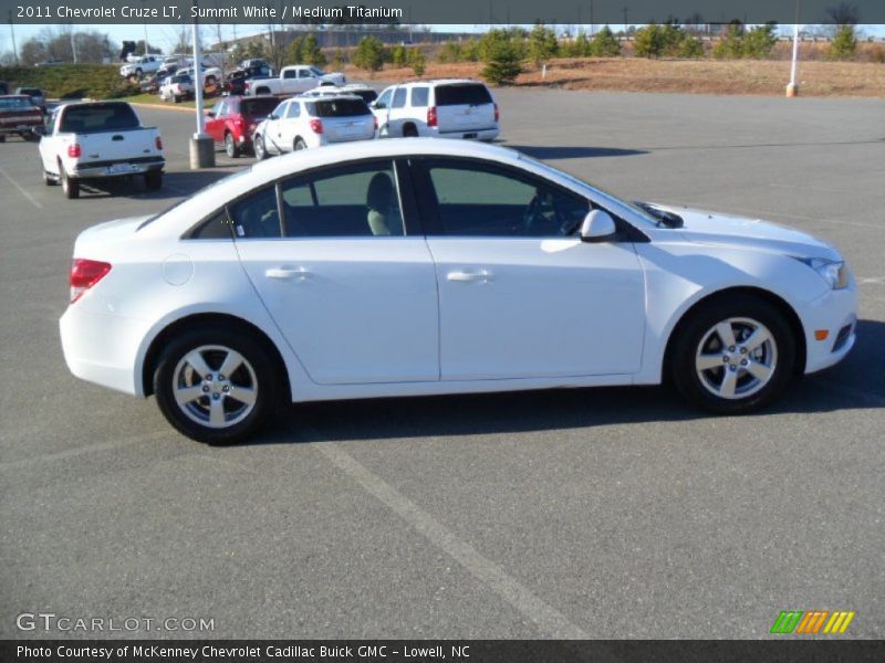 Summit White / Medium Titanium 2011 Chevrolet Cruze LT