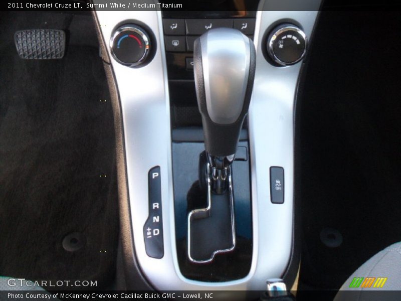 Summit White / Medium Titanium 2011 Chevrolet Cruze LT