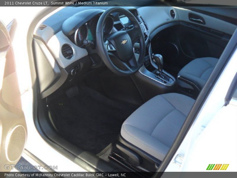 Summit White / Medium Titanium 2011 Chevrolet Cruze LT