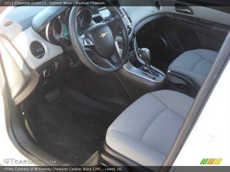 Summit White / Medium Titanium 2011 Chevrolet Cruze LT