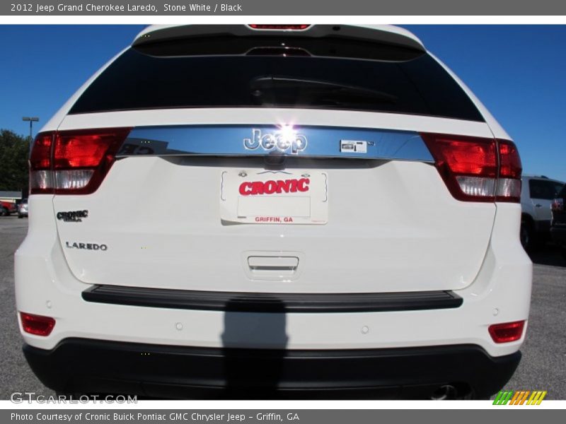 Stone White / Black 2012 Jeep Grand Cherokee Laredo