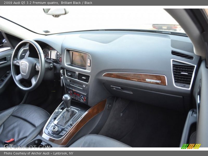 Brilliant Black / Black 2009 Audi Q5 3.2 Premium quattro