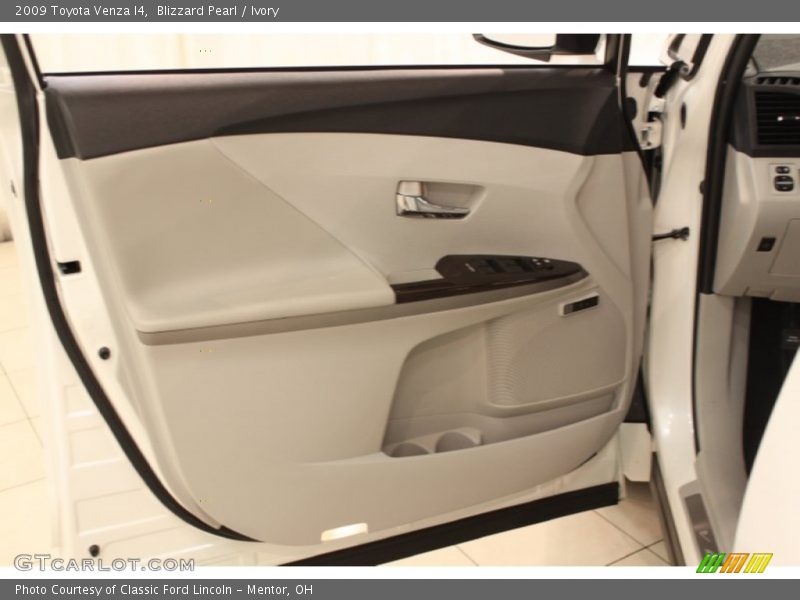 Blizzard Pearl / Ivory 2009 Toyota Venza I4