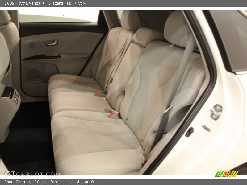 Blizzard Pearl / Ivory 2009 Toyota Venza I4