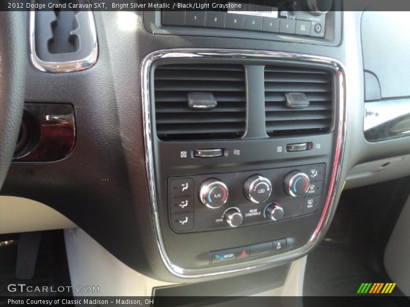 Bright Silver Metallic / Black/Light Graystone 2012 Dodge Grand Caravan SXT