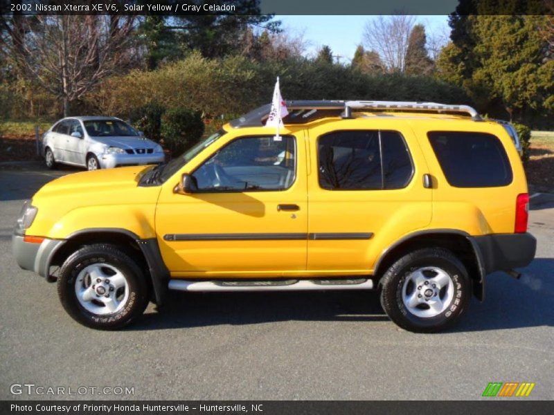 Solar Yellow / Gray Celadon 2002 Nissan Xterra XE V6