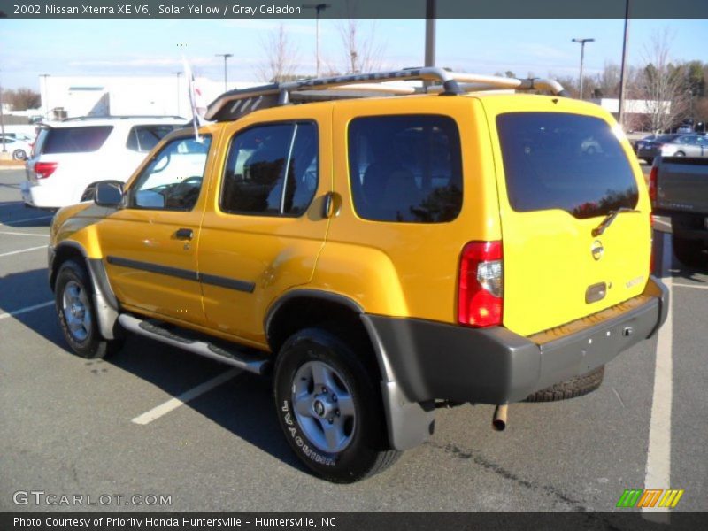 Solar Yellow / Gray Celadon 2002 Nissan Xterra XE V6