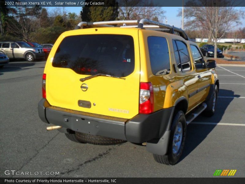 Solar Yellow / Gray Celadon 2002 Nissan Xterra XE V6