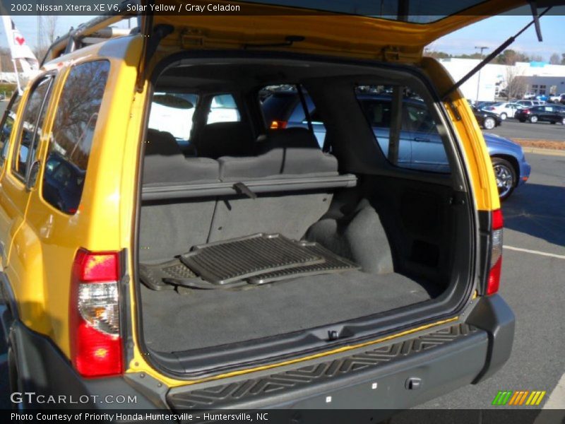 Solar Yellow / Gray Celadon 2002 Nissan Xterra XE V6