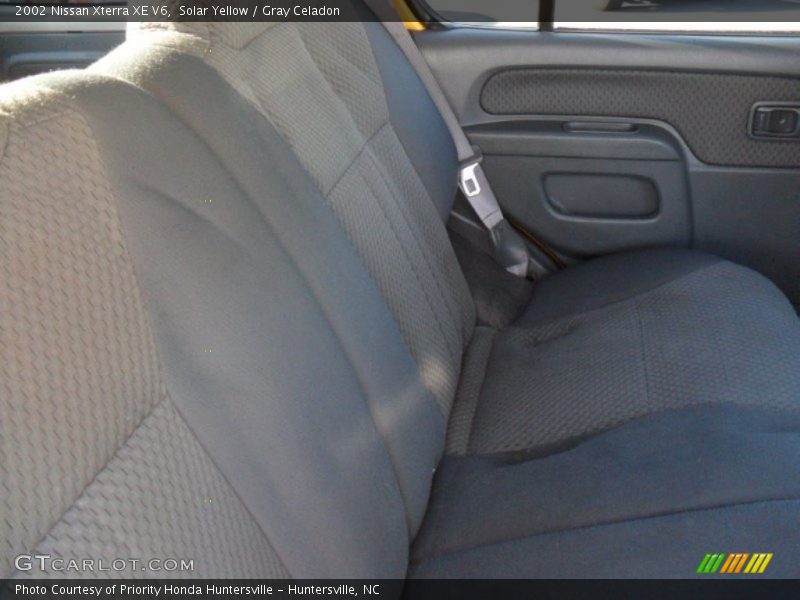 Solar Yellow / Gray Celadon 2002 Nissan Xterra XE V6