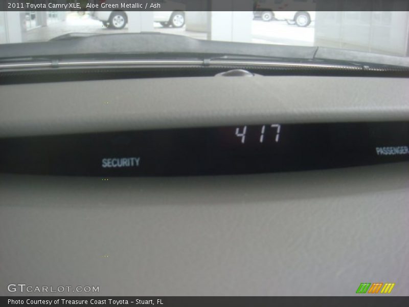 Aloe Green Metallic / Ash 2011 Toyota Camry XLE