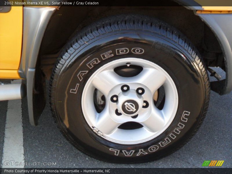 Solar Yellow / Gray Celadon 2002 Nissan Xterra XE V6