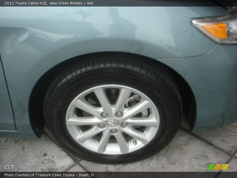 Aloe Green Metallic / Ash 2011 Toyota Camry XLE