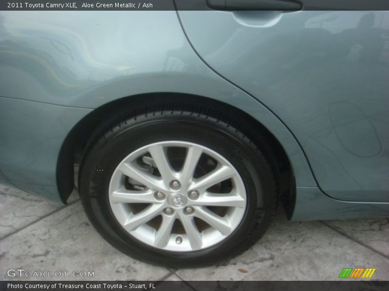 Aloe Green Metallic / Ash 2011 Toyota Camry XLE