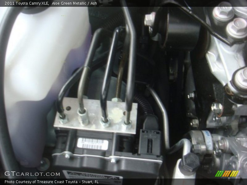 Aloe Green Metallic / Ash 2011 Toyota Camry XLE